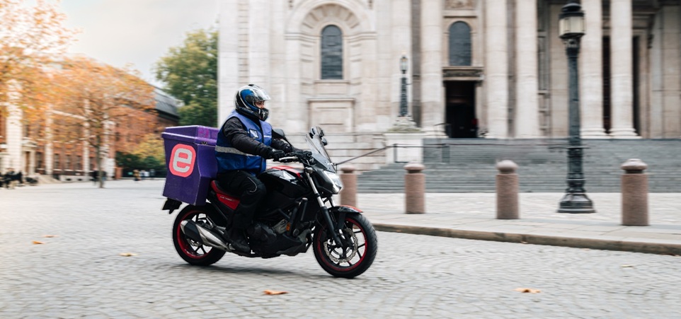 motorcycle courier motorcycle courier