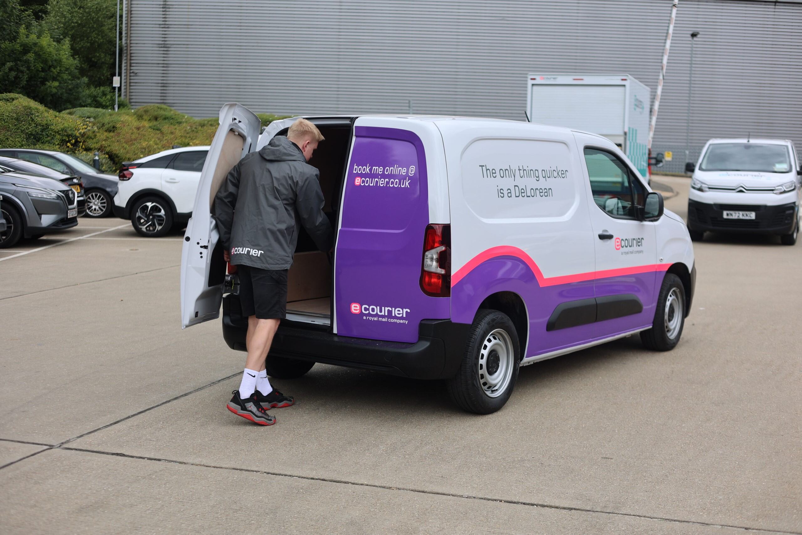 Same day courier service Same day courier service